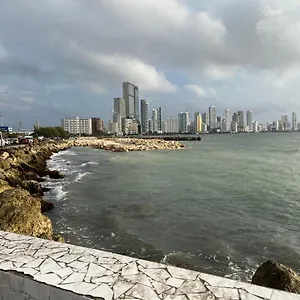 Cozy 1br Walking Distance To Airport/beach Apartamento Cartagena
